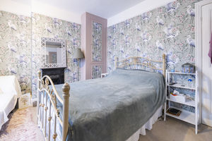 BEDROOM- click for photo gallery